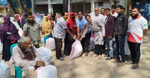 সিরাজগঞ্জে দরিদ্র পরিবারের মাঝে সেহরি ও ইফতারসামগ্রী বিতরণ