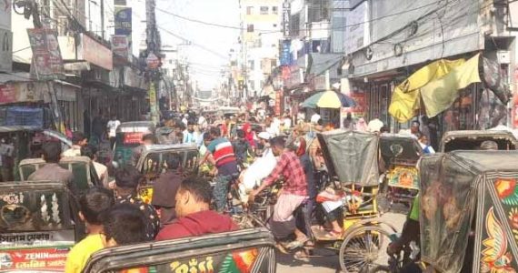 ঈদের আগেই ব্যবস্থা নিবে প্রশাসন সিরাজগঞ্জ শহরে অস্বাভাবিক যানজট, চরম জনদূর্ভোগ